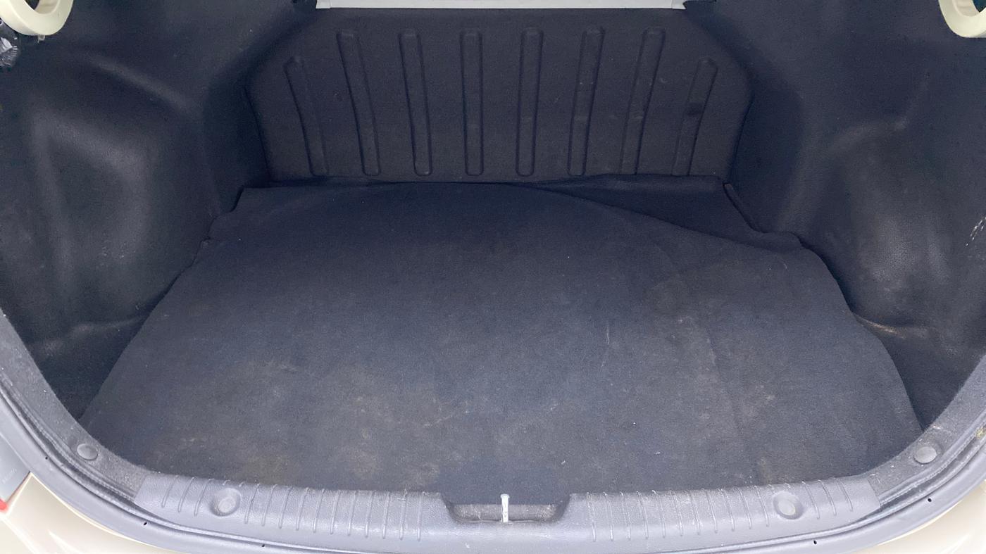 2011 Hyundai Verna FLUIDIC 1.6 SX VTVT OPT, Petrol, Manual, 78,381 km, Boot Inside