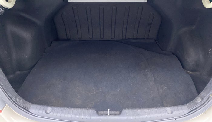 2011 Hyundai Verna FLUIDIC 1.6 SX VTVT OPT, Petrol, Manual, 78,381 km, Boot Inside