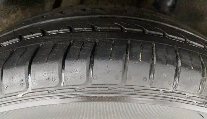 2010 Honda City V MT PETROL, Petrol, Manual, 50,652 km, Left Rear Tyre Tread
