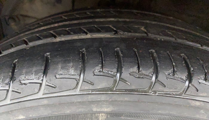 2010 Honda City V MT PETROL, Petrol, Manual, 50,652 km, Left Front Tyre Tread