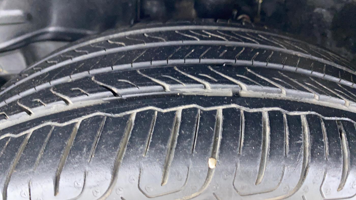 2017 Toyota Corolla Altis GL, Petrol, Manual, 59,767 km, Left Front Tyre Tread