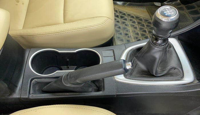 2017 Toyota Corolla Altis GL, Petrol, Manual, 59,767 km, Gear Lever