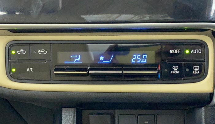 2017 Toyota Corolla Altis GL, Petrol, Manual, 59,767 km, Automatic Climate Control