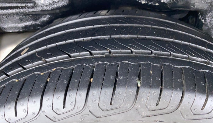 2017 Toyota Corolla Altis GL, Petrol, Manual, 59,767 km, Right Rear Tyre Tread