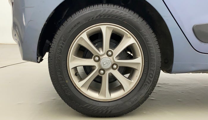 2016 Hyundai Grand i10 ASTA (O) 1.2 KAPPA VTVT, CNG, Manual, 70,815 km, Right Rear Wheel