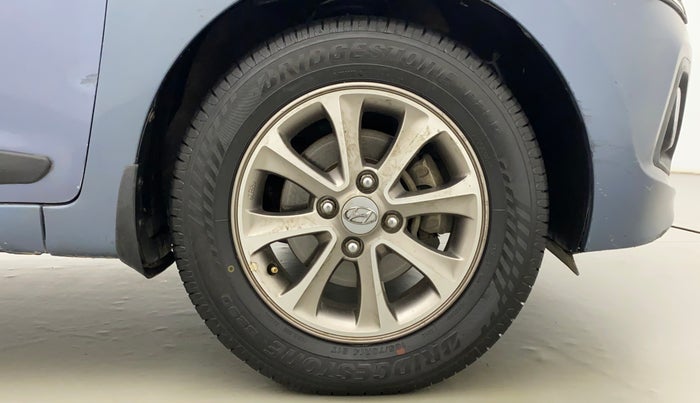 2016 Hyundai Grand i10 ASTA (O) 1.2 KAPPA VTVT, CNG, Manual, 70,815 km, Right Front Wheel