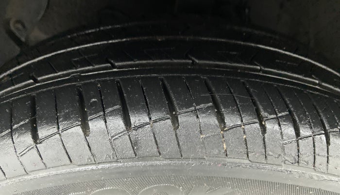 2019 Hyundai Grand i10 MAGNA 1.2 VTVT, Petrol, Manual, 10,547 km, Left Front Tyre Tread