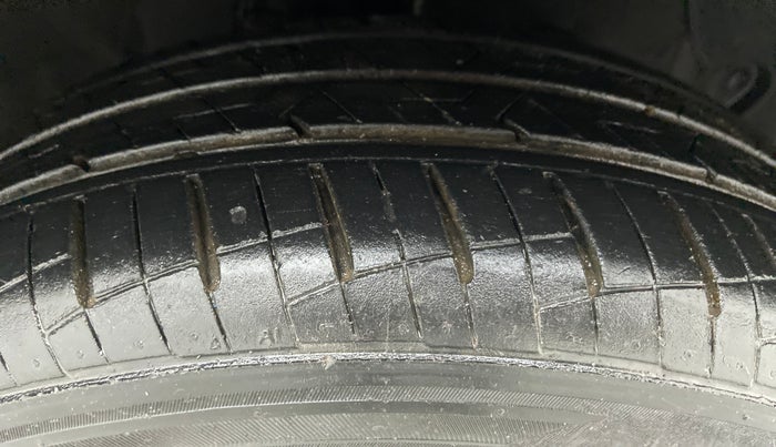2019 Hyundai Grand i10 MAGNA 1.2 VTVT, Petrol, Manual, 10,547 km, Right Front Tyre Tread