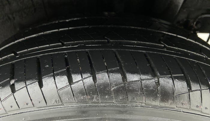 2019 Hyundai Grand i10 MAGNA 1.2 VTVT, Petrol, Manual, 10,547 km, Left Rear Tyre Tread