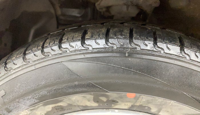 2018 Hyundai Xcent SX 1.2, Petrol, Manual, 97,431 km, Left Front Tyre Tread