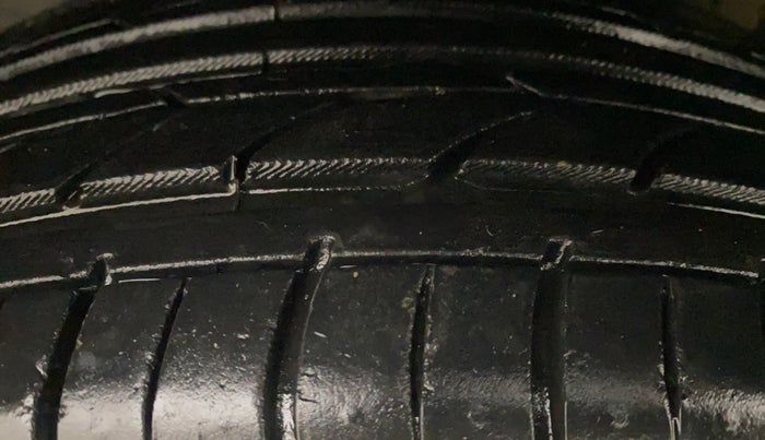 2017 Honda City 1.5L I-VTEC ZX CVT, Petrol, Automatic, 1,19,914 km, Left Front Tyre Tread