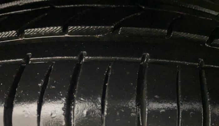 2017 Honda City 1.5L I-VTEC ZX CVT, Petrol, Automatic, 1,19,914 km, Right Front Tyre Tread