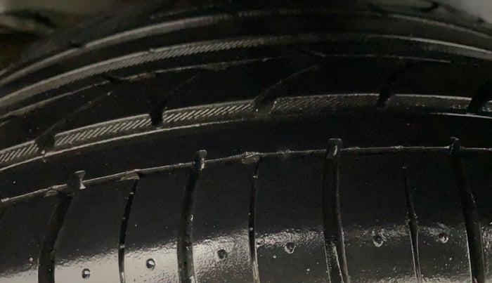 2017 Honda City 1.5L I-VTEC ZX CVT, Petrol, Automatic, 1,19,914 km, Right Rear Tyre Tread