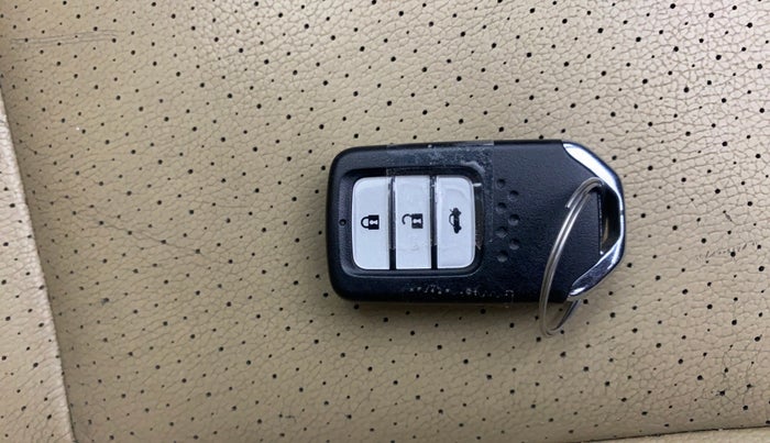 2017 Honda City 1.5L I-VTEC ZX CVT, Petrol, Automatic, 1,19,914 km, Key Close Up