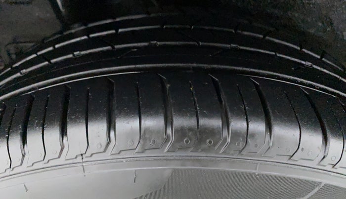 2020 Hyundai VENUE SX 1.0 GDI IMT, Petrol, Manual, 8,130 km, Right Rear Tyre Tread