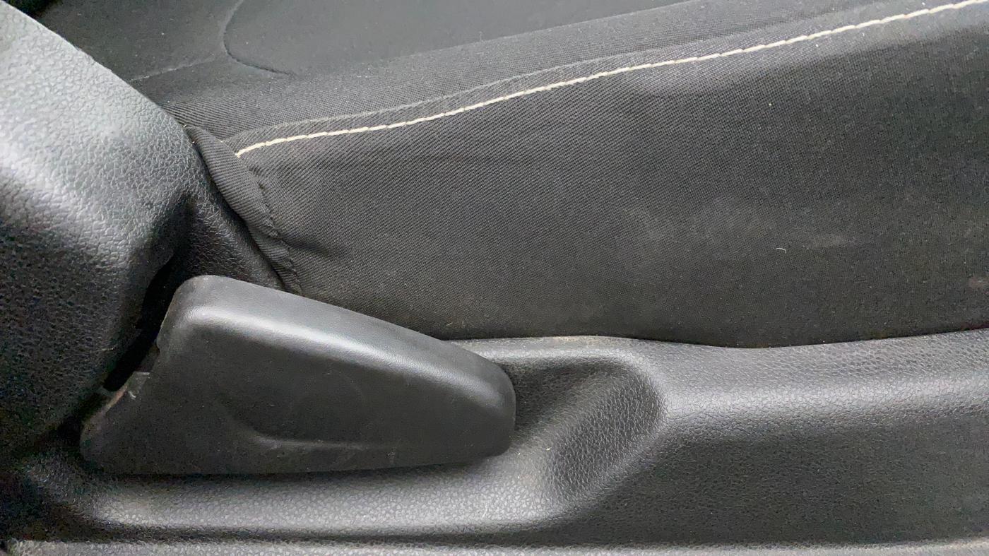 2021 Renault Kwid RXL, Petrol, Manual, 14,771 km, Driver Side Adjustment Panel
