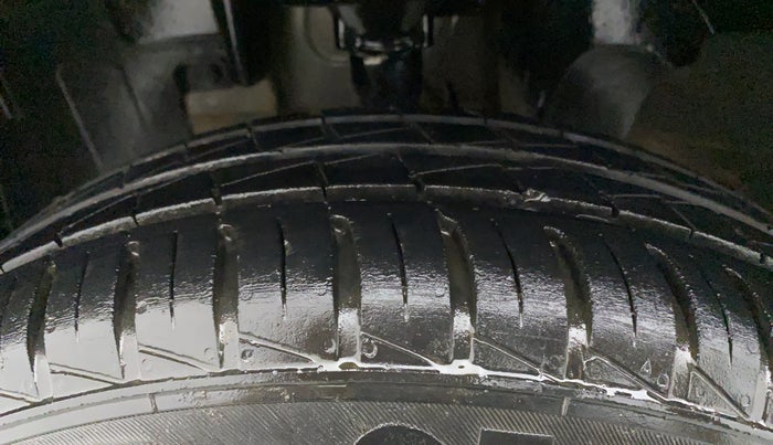 2021 Renault Kwid RXL, Petrol, Manual, 14,771 km, Left Front Tyre Tread