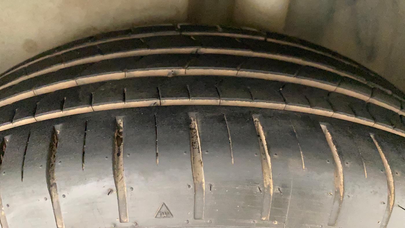 2018 Volkswagen Ameo HIGHLINE PLUS 1.5L AT 16 ALLOY, Diesel, Automatic, 81,749 km, Left Rear Tyre Tread