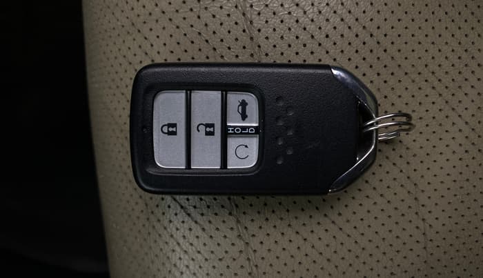 2019 Honda Civic 1.8L I-VTEC ZX CVT, Petrol, Automatic, 74,047 km, Key Close Up