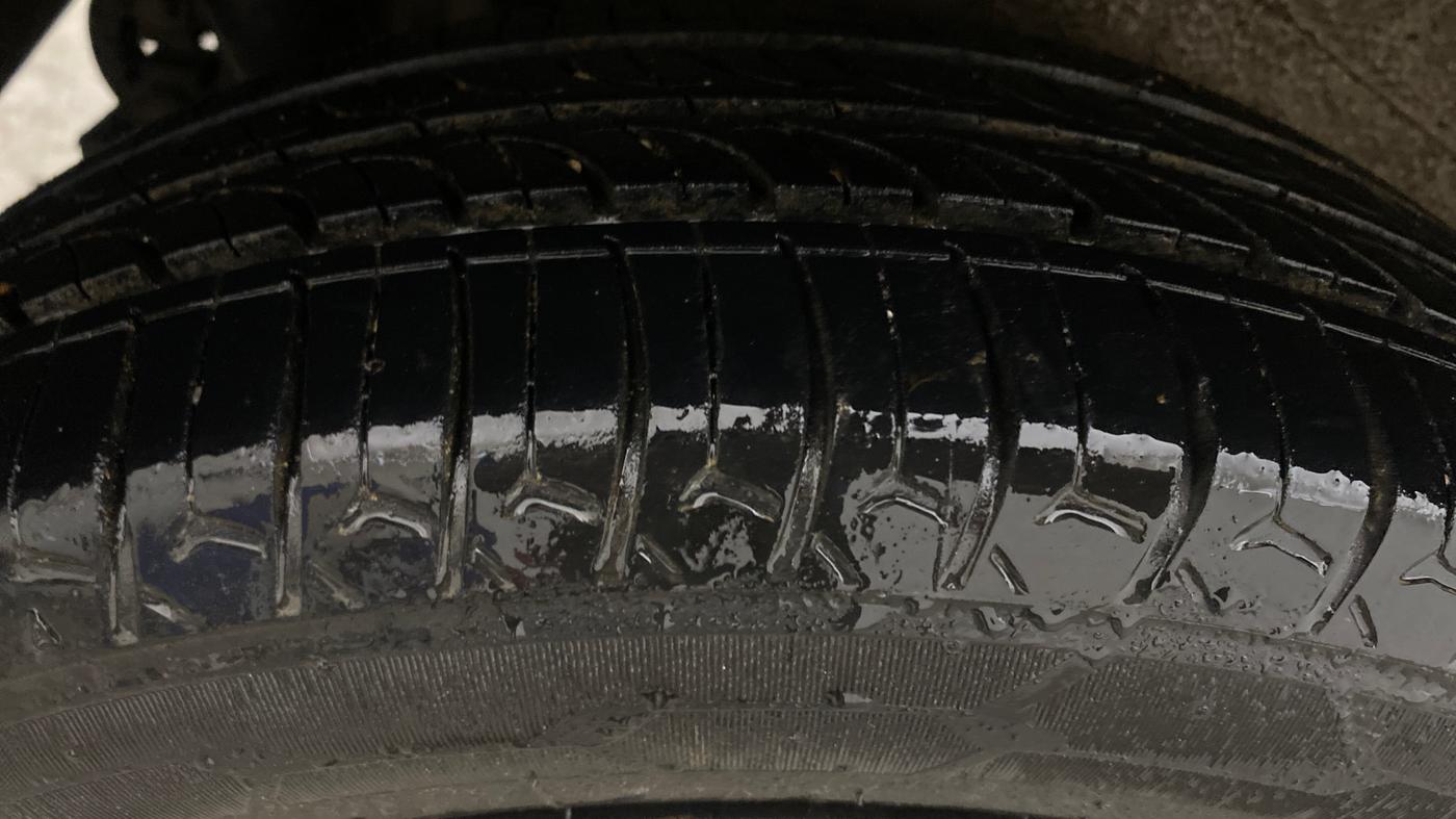 2018 Maruti Wagon R 1.0 VXI AMT, Petrol, Automatic, 71,613 km, Right Rear Tyre Tread
