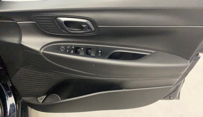 2023 Hyundai NEW I20 Sportz 1.2 IVT, Petrol, Automatic, 17,729 km, Driver Side Door Panels Control