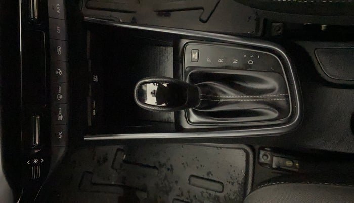 2023 Hyundai NEW I20 Sportz 1.2 IVT, Petrol, Automatic, 17,729 km, Gear Lever