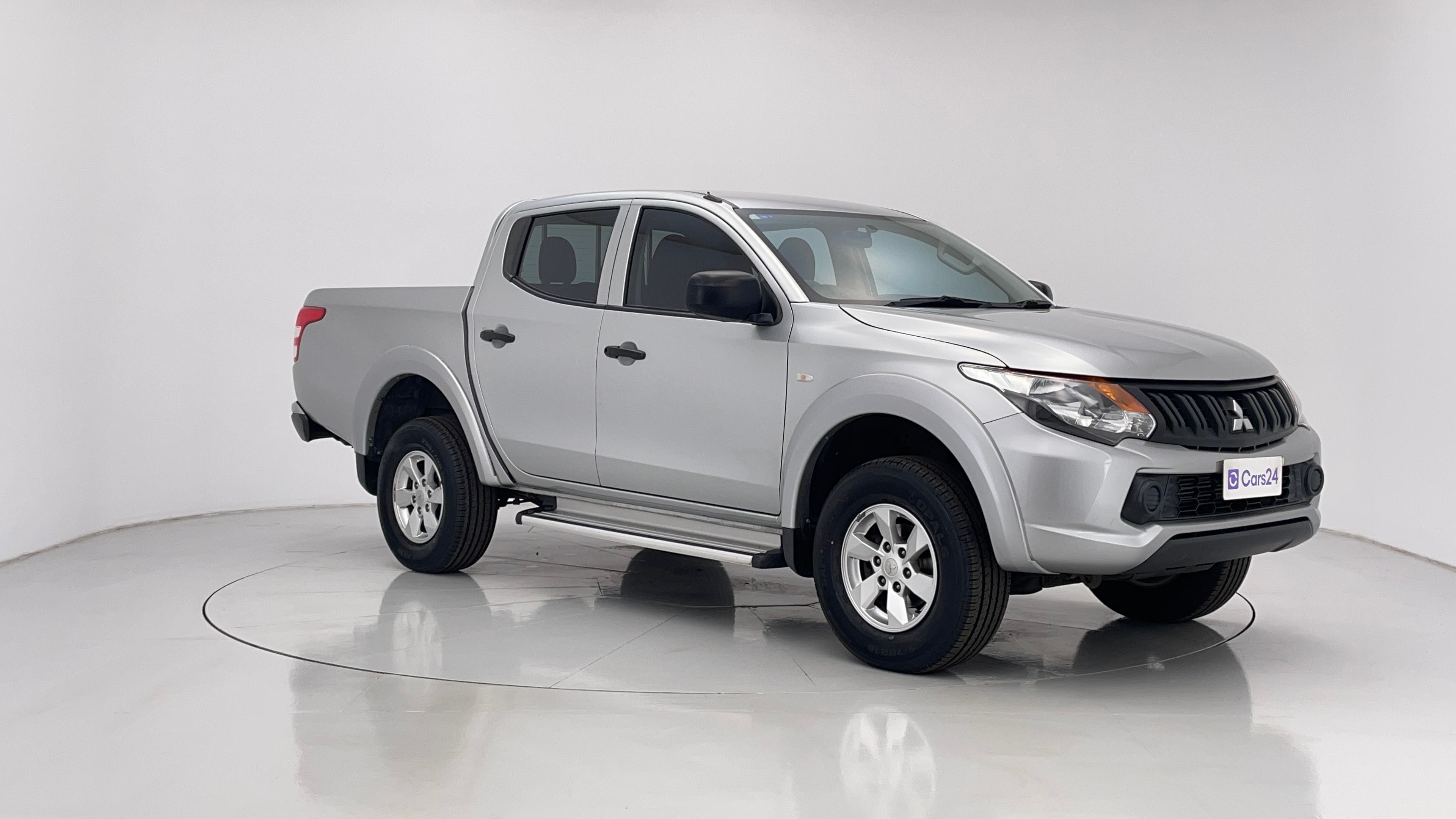 Mitsubishi Triton image