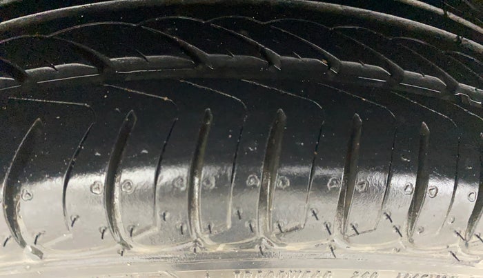 2015 Ford Ecosport TITANIUM 1.5L PETROL AT, Petrol, Automatic, 38,919 km, Right Rear Tyre Tread