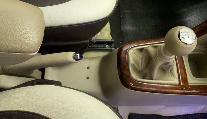 2016 Maruti Ertiga VXI CNG, CNG, Manual, 98,401 km, Gear Lever