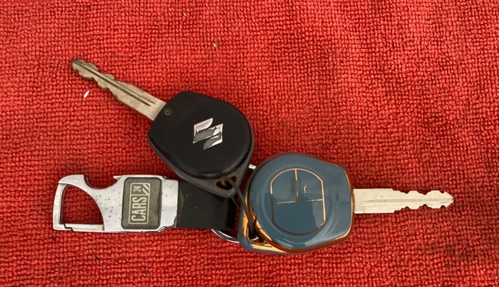 2016 Maruti Ertiga VXI CNG, CNG, Manual, 98,401 km, Key Close Up