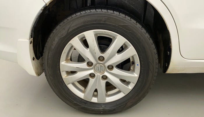 2016 Maruti Ertiga VXI CNG, CNG, Manual, 98,401 km, Right Rear Wheel