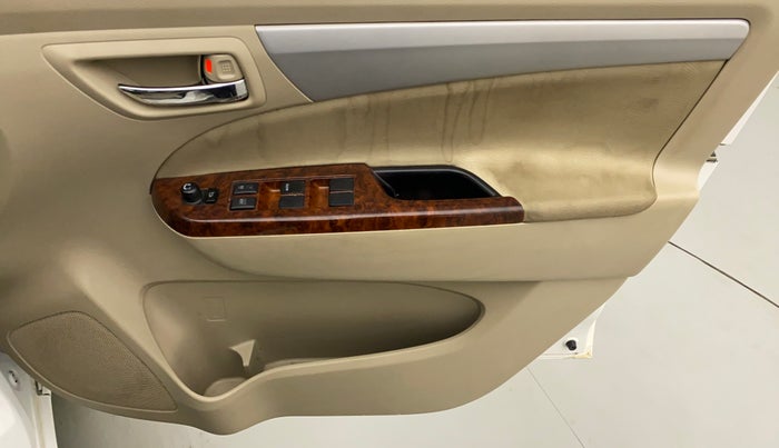 2016 Maruti Ertiga VXI CNG, CNG, Manual, 98,401 km, Driver Side Door Panels Control