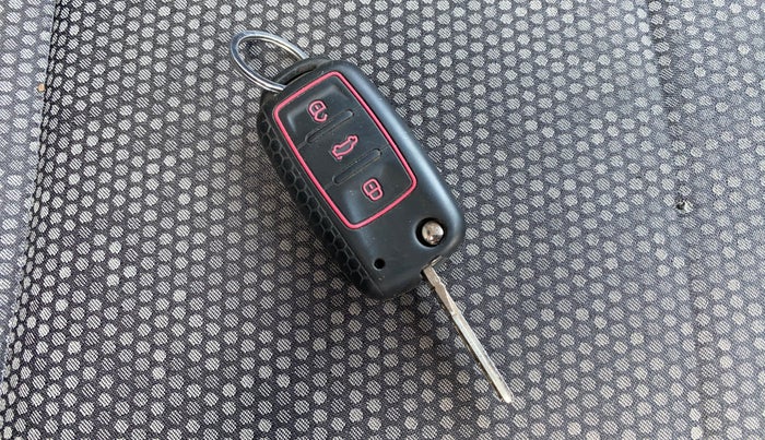 2019 Volkswagen Ameo COMFORTLINE 1.0L, Petrol, Manual, 83,405 km, Key Close Up