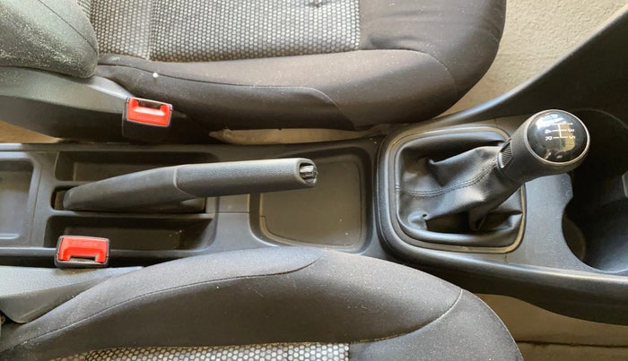 2019 Volkswagen Ameo COMFORTLINE 1.0L, Petrol, Manual, 83,405 km, Gear Lever