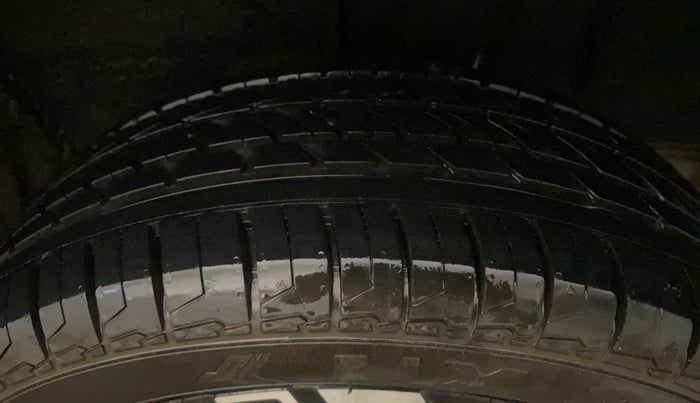 2021 Renault Kiger RXZ TURBO MT, Petrol, Manual, 34,920 km, Left Rear Tyre Tread