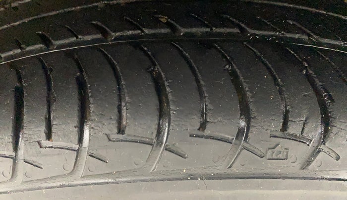 2021 Maruti New Wagon-R ZXI 1.2 AMT, Petrol, Automatic, 33,239 km, Right Front Tyre Tread