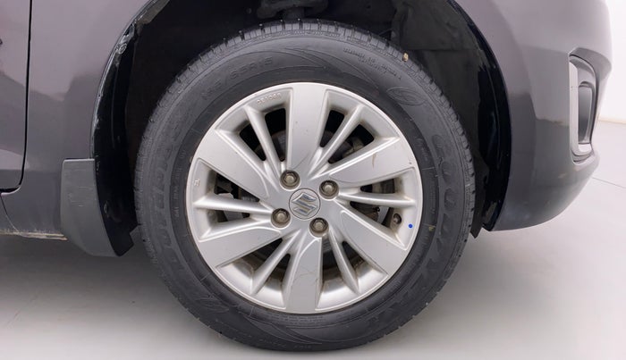 2017 Maruti Swift ZXI D, Petrol, Manual, 45,739 km, Right Front Wheel