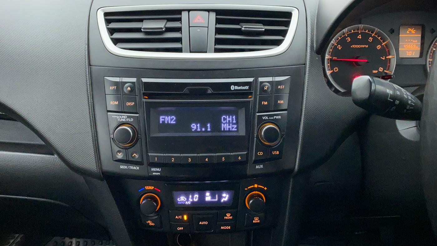2017 Maruti Swift ZXI D, Petrol, Manual, 45,739 km, Air Conditioner
