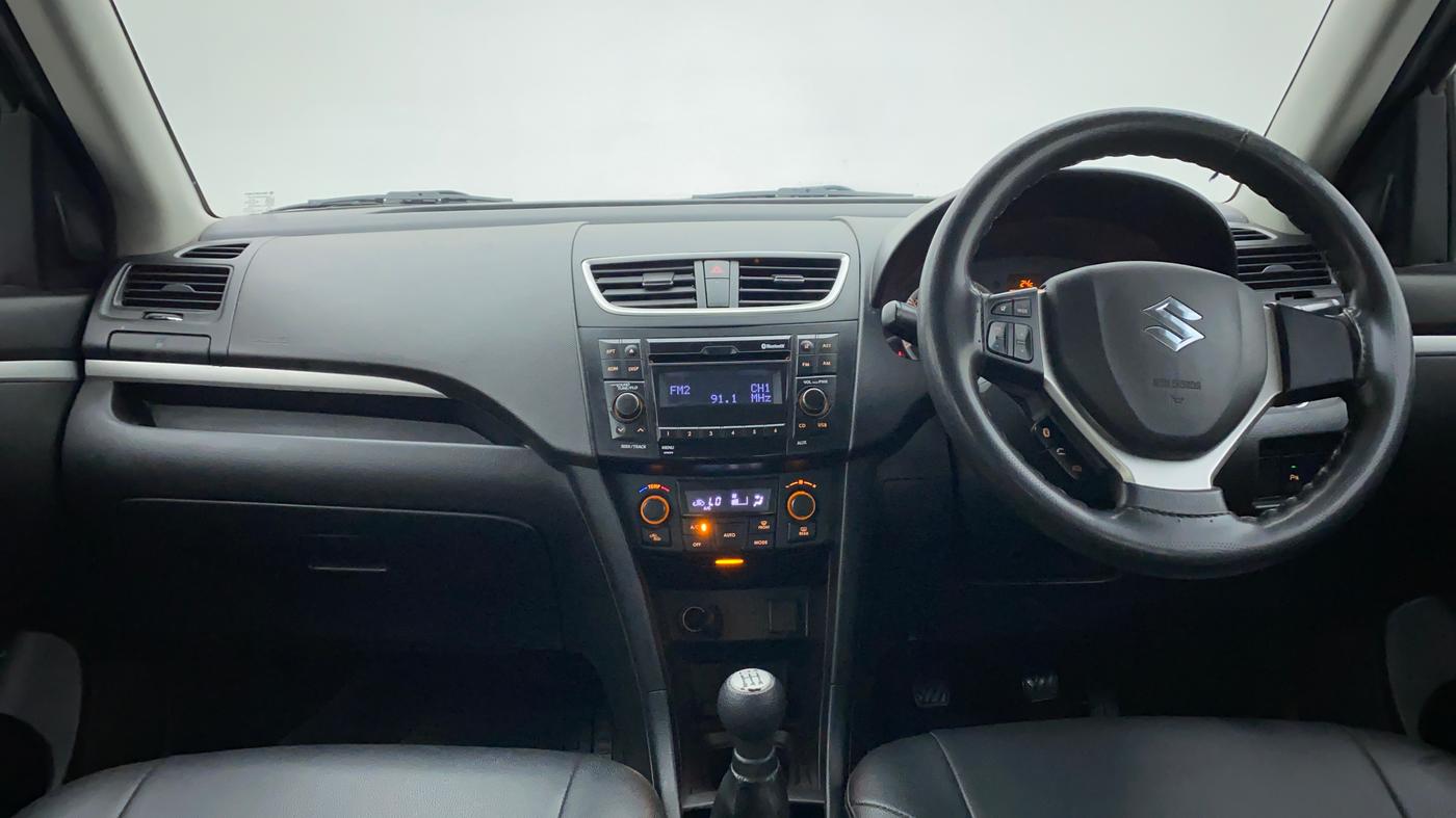 2017 Maruti Swift ZXI D, Petrol, Manual, 45,739 km, Dashboard