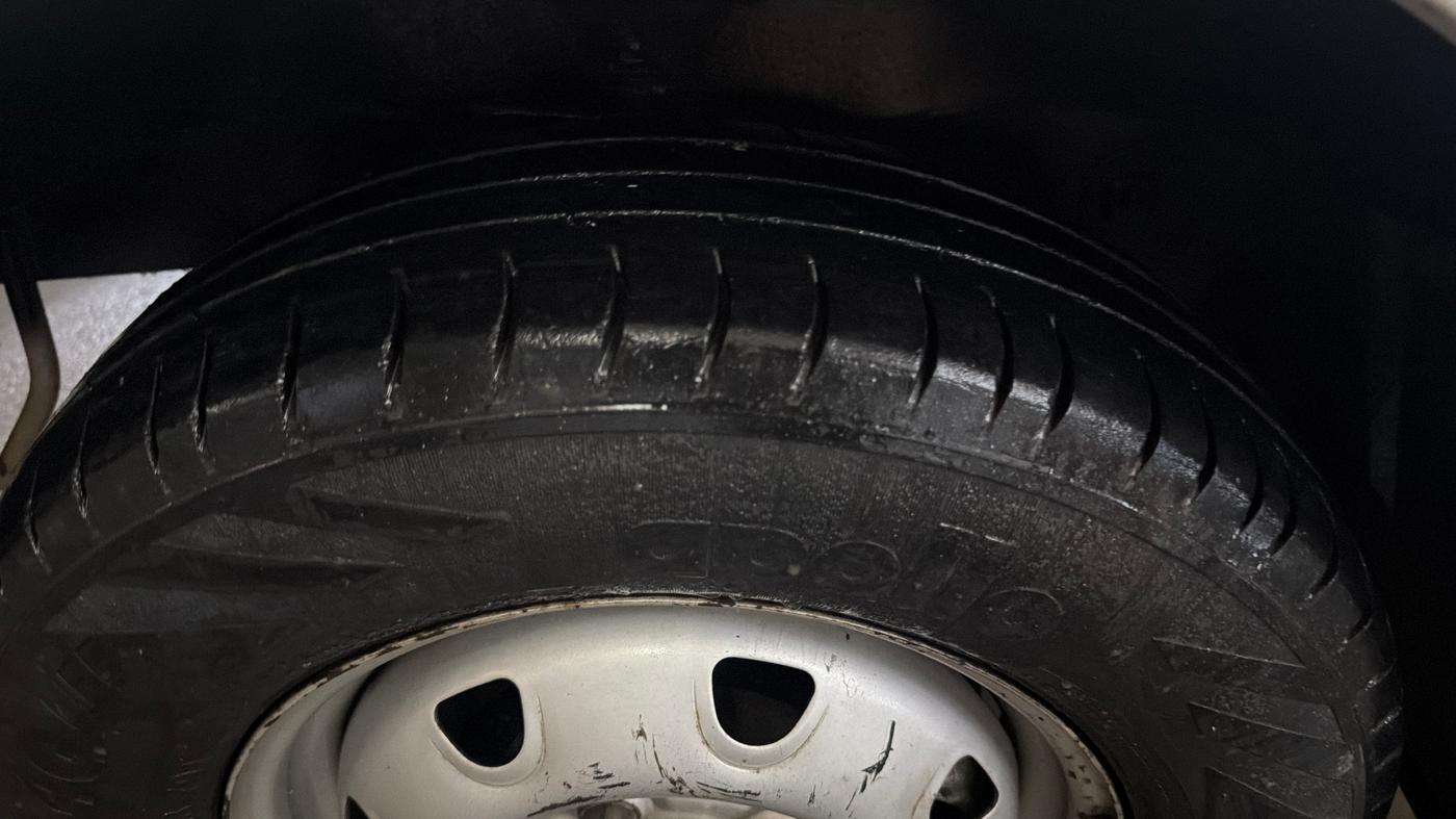 2017 Maruti Eeco 5 STR WITH A/C+HTR CNG, CNG, Manual, 80,504 km, Left Front Tyre Tread