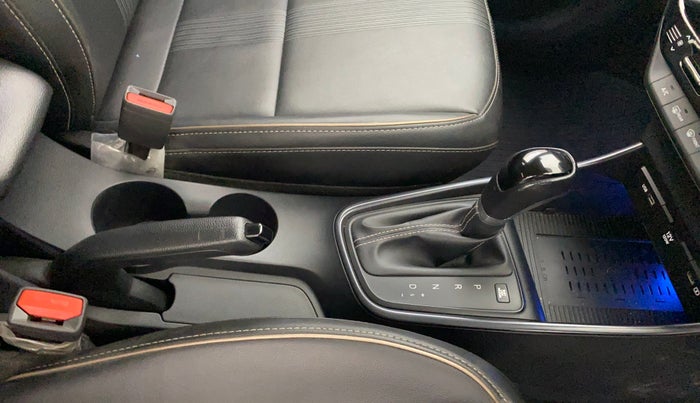 2022 Hyundai NEW I20 ASTA (O) 1.0 TURBO GDI DCT, Petrol, Automatic, 39,914 km, Gear Lever