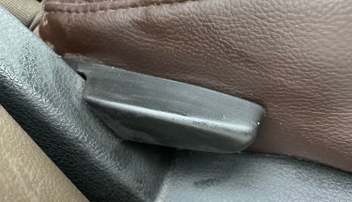 2018 Renault Duster RXS CVT, Petrol, Automatic, 98,805 km, Driver Side Adjustment Panel