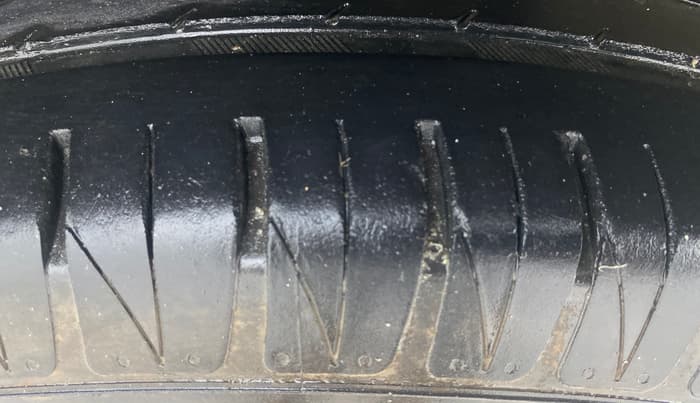 2018 Renault Duster RXS CVT, Petrol, Automatic, 98,805 km, Right Front Tyre Tread