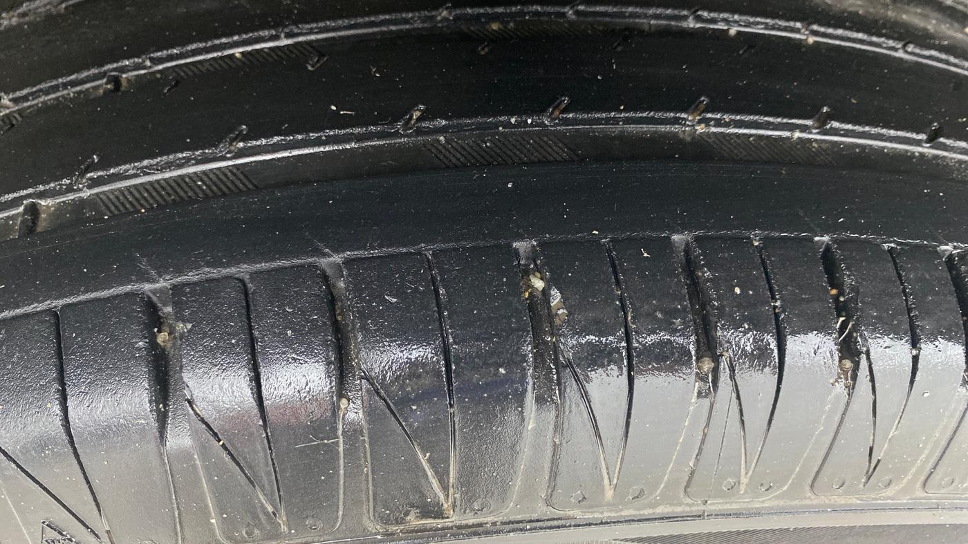 2018 Renault Duster RXS CVT, Petrol, Automatic, 98,904 km, Left Front Tyre Tread