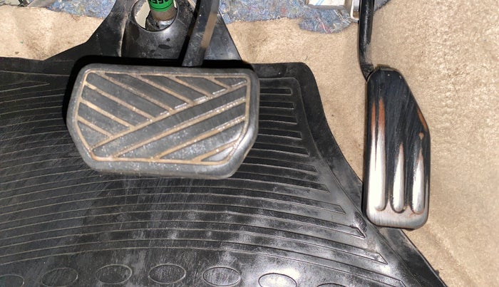 2013 Maruti A Star VXI (ABS) AT, Petrol, Automatic, 95,546 km, Pedals