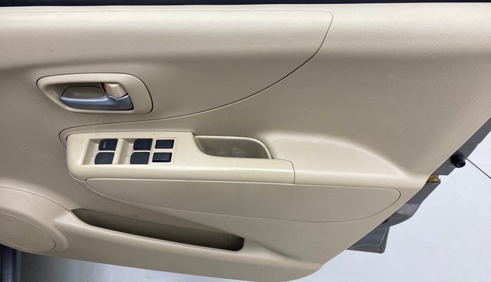 2013 Maruti A Star VXI (ABS) AT, Petrol, Automatic, 95,546 km, Driver Side Door Panels Control