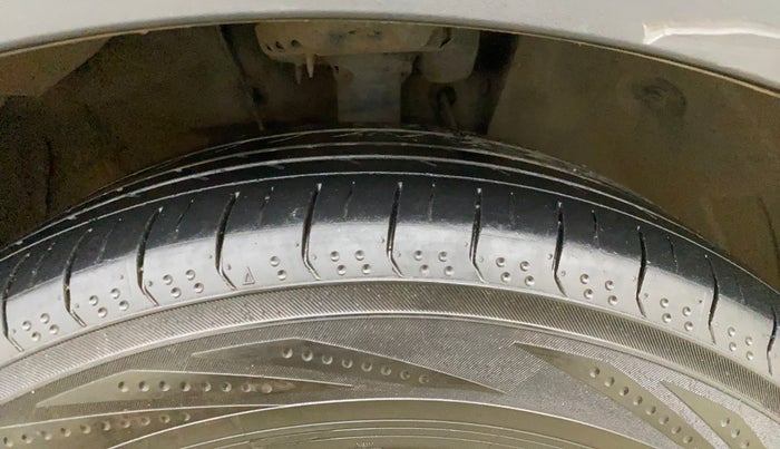 2022 KIA CARENS LUXURY PLUS 1.5 DIESEL 7 STR, Diesel, Manual, 70,208 km, Right Front Tyre Tread