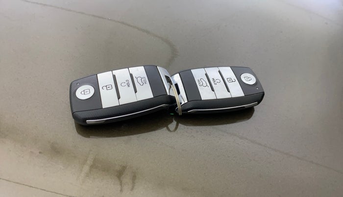 2022 KIA CARENS LUXURY PLUS 1.5 DIESEL 7 STR, Diesel, Manual, 70,208 km, Key Close Up