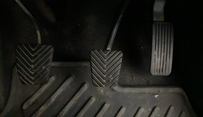 2022 KIA CARENS LUXURY PLUS 1.5 DIESEL 7 STR, Diesel, Manual, 70,208 km, Pedals