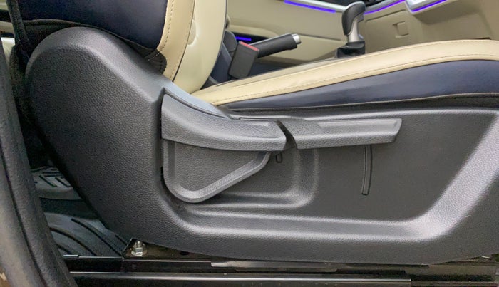 2022 KIA CARENS LUXURY PLUS 1.5 DIESEL 7 STR, Diesel, Manual, 70,208 km, Driver Side Adjustment Panel